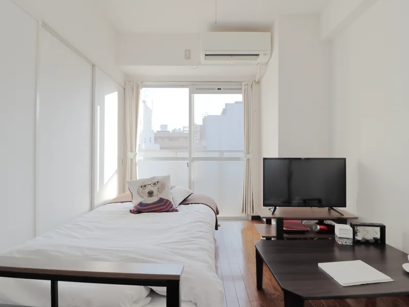 白を基調とした清潔感のあるお部屋です