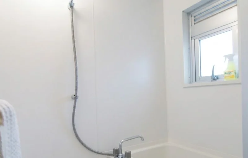 バスタブにゆったり浸かりたい方も、シャワー派の方にもおすすめのバス・トイレ別のお部屋です♪【Kマンスリー】のお部屋は備品が充実しておりますのでシャンプー・コンディショナー・ボディソープなど標準でご準備しております！またバスタブ派の方には風呂桶もございますので、ご自宅と同じようにバスタイムをお楽しみ下さい♪