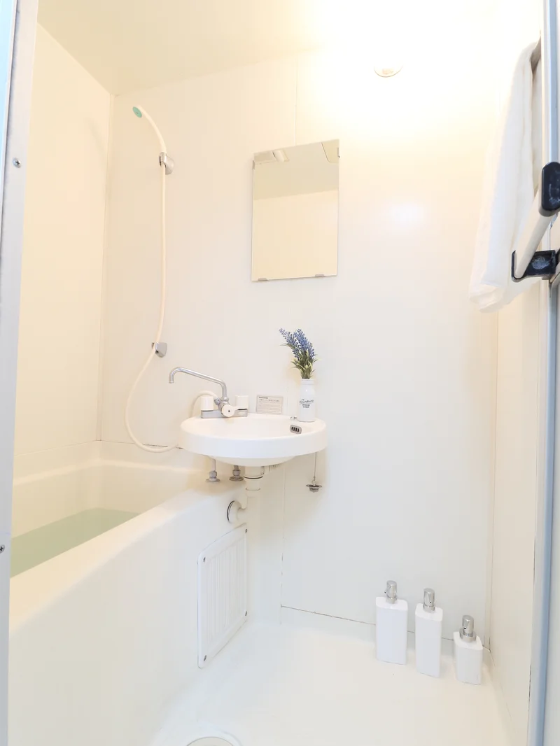 バストイレ別！シャンプーやボディーソープをご用意させていただいてるので入居してすぐ湯舟に浸かって疲れを癒すことが可能です♪