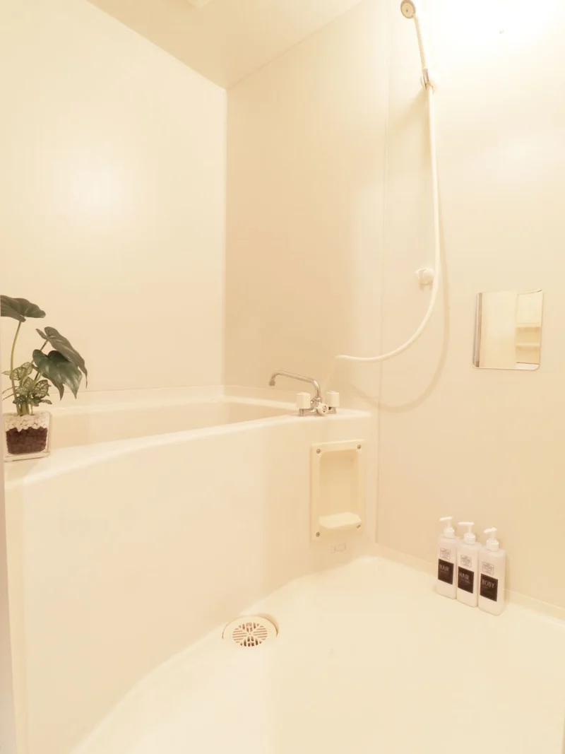 バストイレ別！シャンプーやボディーソープをご用意させていただいてるので入居してすぐ湯舟に浸かって疲れを癒すことが可能です♪