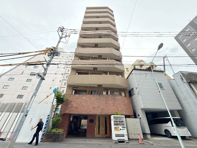 写真はお部屋のイメージです。ラグなどの室内装飾はございません。