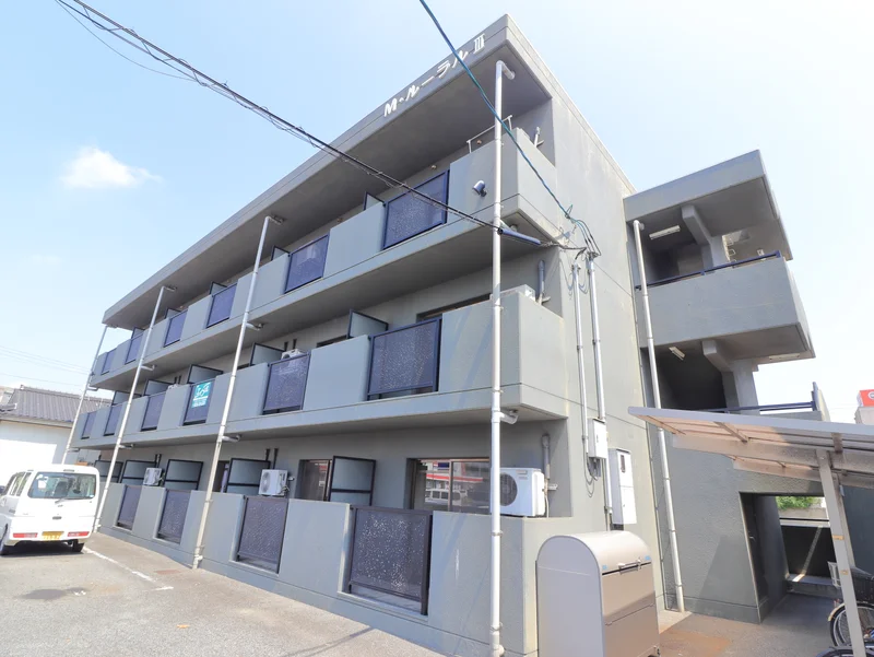 宇部港すぐ近く！！宇部興産へ用事のある方に便利！宇部市役所にも徒歩圏内でコンビニも近くあるのが便利！駐輪場もあるので便利です！