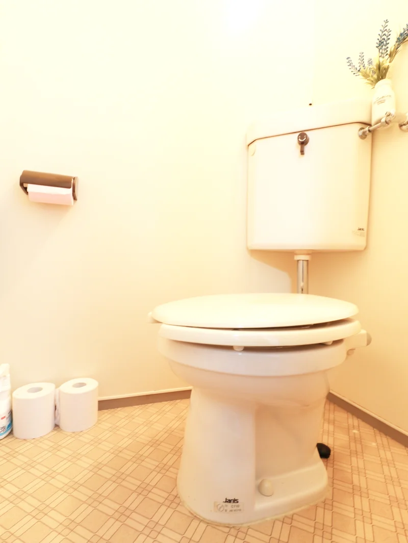 お手洗いに必須の消臭剤やトイレブラシなど、他では置いていない備品などもたくさんありますので、短期～長期でお住まいの方にも「あったら助かるものが多い」と、大変ご好評いただいております！！