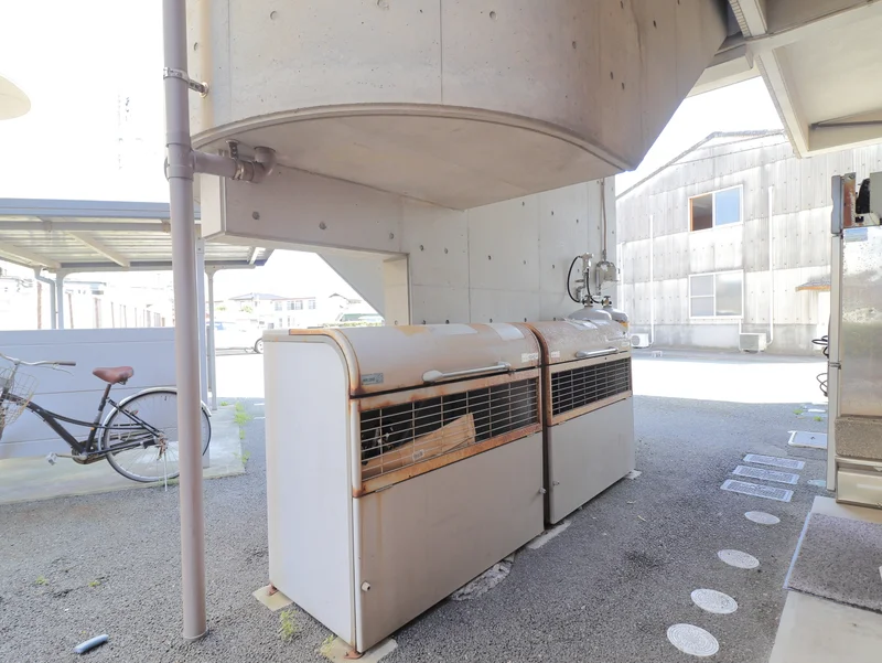 敷地内ゴミ捨て場ありで　朝の忙しい時間帯に便利です！