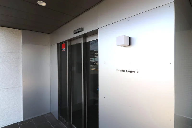 敷地内ゴミ捨て場　朝の忙しい時間帯など楽々ごみ捨てができて便利！