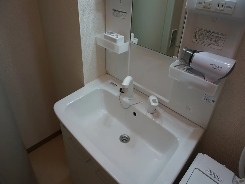 洗面台：シャンプードレッサー/ドライヤー