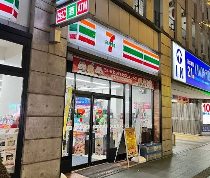 セブン-イレブン 博多駅前通店まで徒歩6分