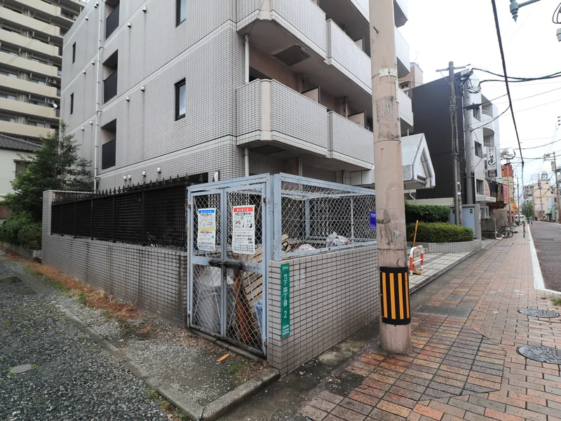 敷地内ゴミ捨て場