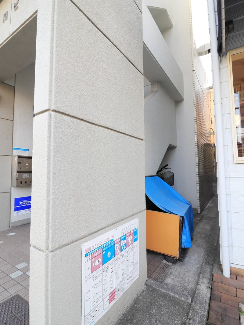 敷地内ゴミ捨て場