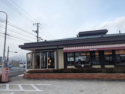 ロイヤルホスト戸坂店まで徒歩１９分