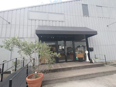 ライフスタイルショップ MOEモエまで徒歩１０分