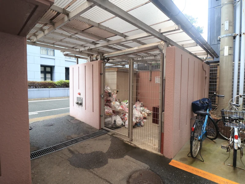 敷地内ゴミ捨て場