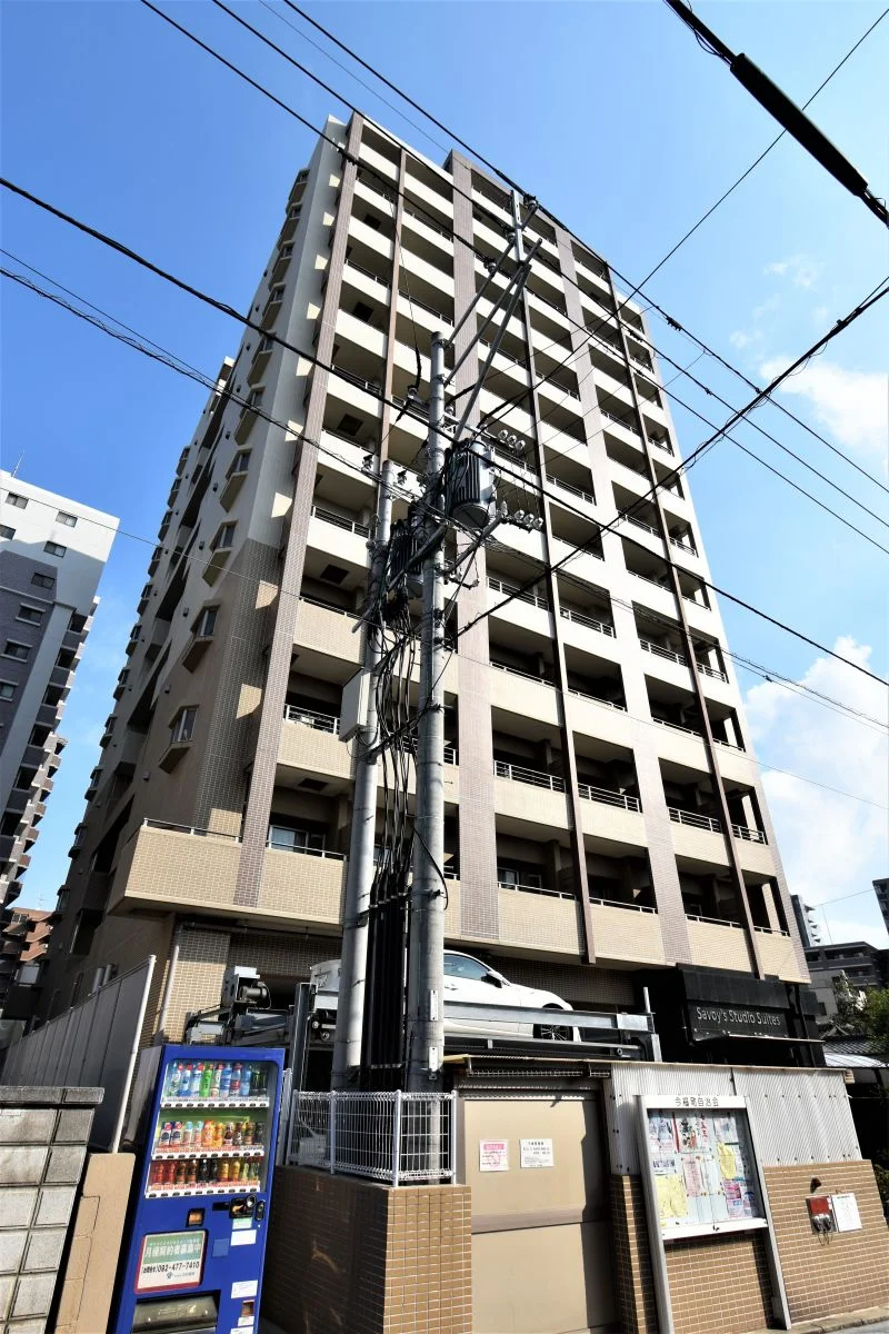 管理人さん付の高級マンションだけど　格安で過ごせるお部屋♪自動販売機やゴミ箱も敷地内にございます。オートロックや防犯カメラでご安心して　お過ごし頂けます！