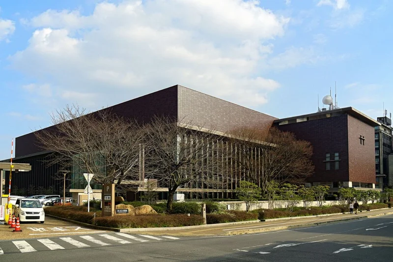 岡山県立図書館まで徒歩2分、200m｡