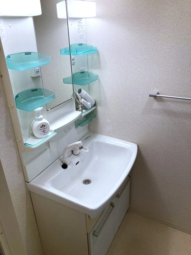 独立洗面台付で朝支度やお風呂上りに便利で　好アイテム！