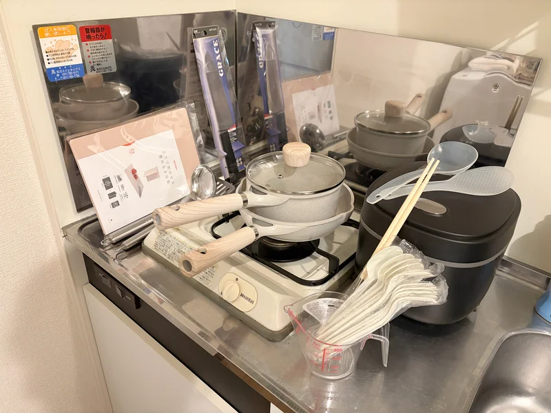 ガスコンロ／炊飯器、調理器具、カトラリー類