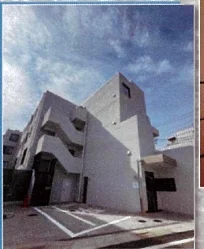写真はお部屋のイメージです。ラグなどの室内装飾はございません。