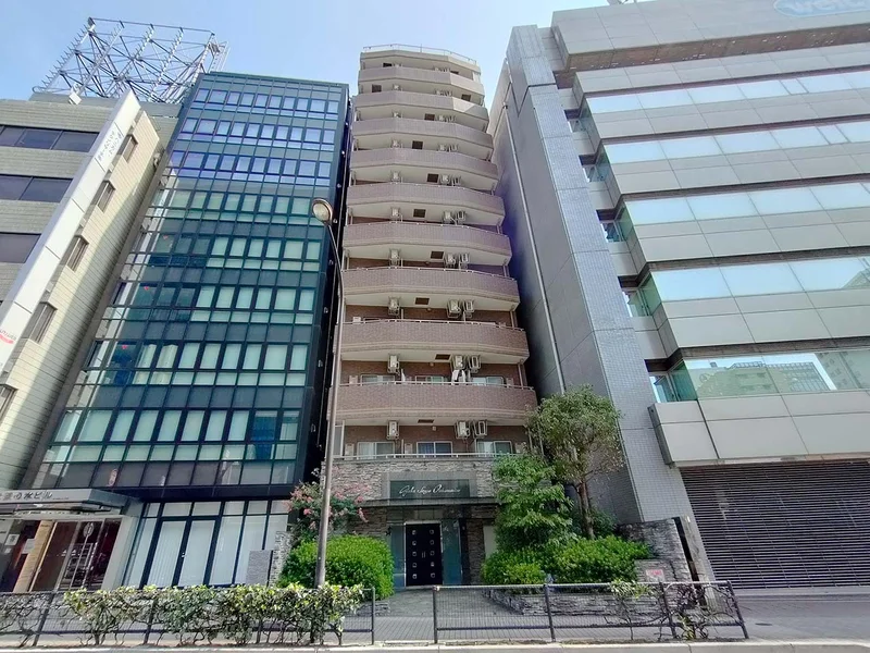 写真はお部屋のイメージです。ラグなどの室内装飾はございません。