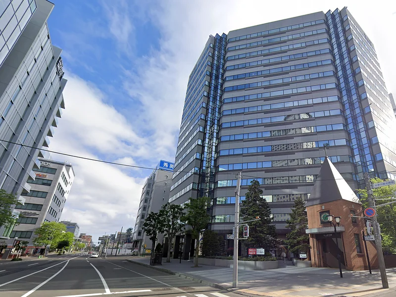 地下鉄東豊線「さっぽろ」駅　徒歩7分（地下鉄南北線「さっぽろ」駅も直結しています）