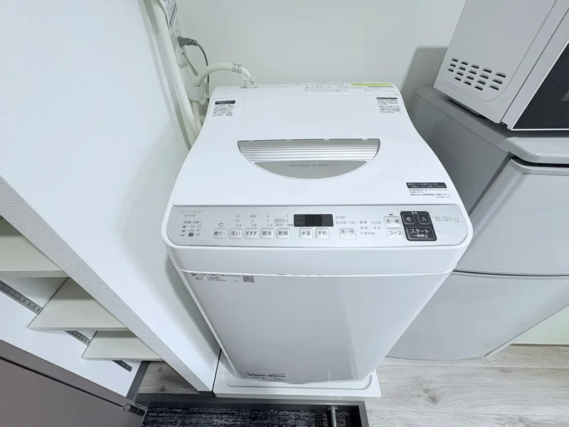 洗濯機は室内に設置しております♪入居後すぐにご利用が可能です(^^♪タオル1式分もご用意しております☆彡