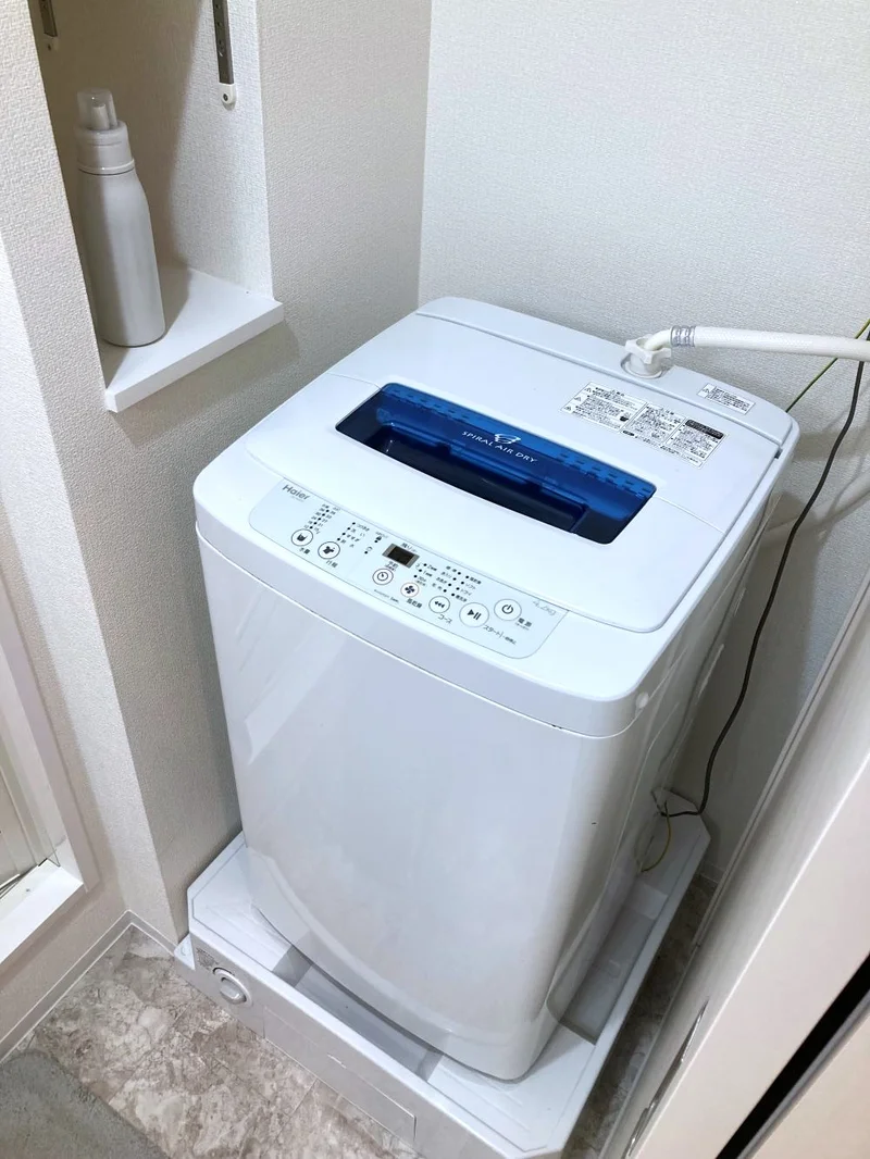 洗濯機あり　コインランドリーに行かなくてもいいので毎日の洗濯が便利！　清潔にお過ごしいただけます。