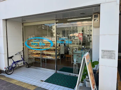 自家焼パン Doo Bie (ドゥービー)まで徒歩1分