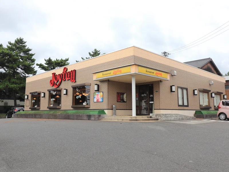 ジョイフル・・・ファミリーレストランでネット無料で、たまにお仕事などをするのも良いのではないでしょうか！