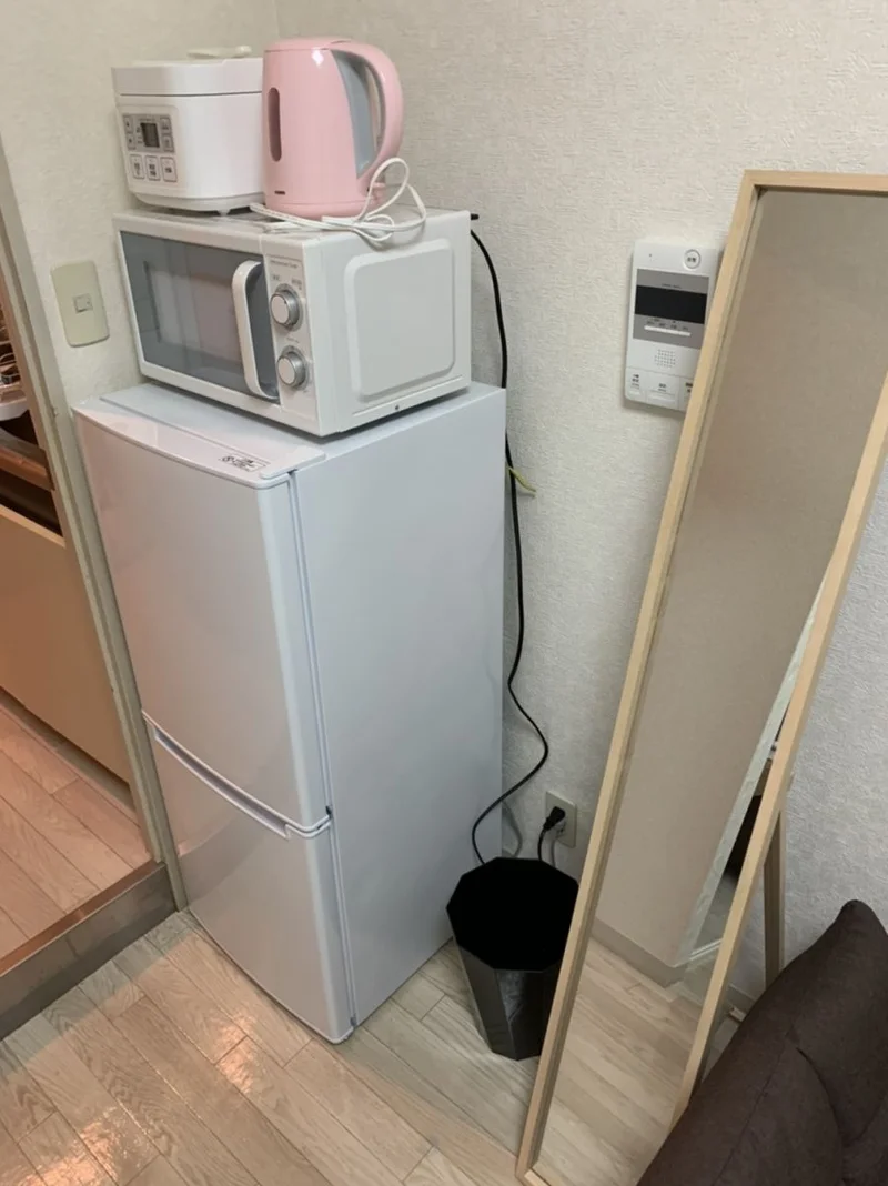 洗濯機や電子レンジだけでなく、炊飯器・電気ポットなどあって嬉しい電化製品や備品も沢山ご用意しております♪