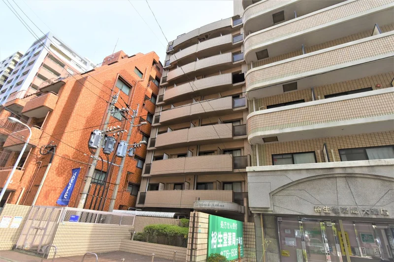地下鉄唐人町駅より徒歩7分(^^♪周辺には飲食店が多数あり、外食を中心にされる方にオススメです。