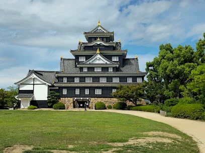 岡山城まで車で１２分