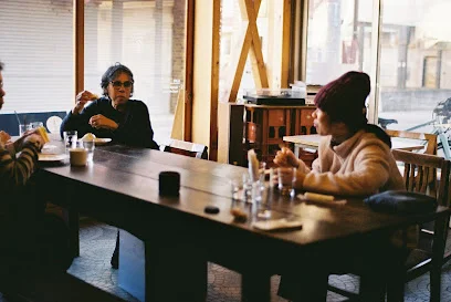 カフェ ラウンジ カドまで徒歩４分