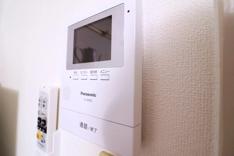 TVモニターホン付きで　本人確認して防犯対策できます