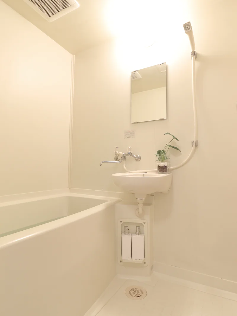 お風呂トイレ別のため、ゆったり入浴いただけます。　シャンプーコンディショナー・ボディーソープもそろっております。