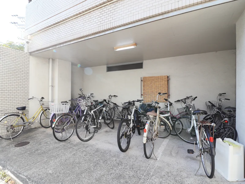 敷地内駐輪場　ご利用の際は、予め弊社までお申し込みをお願いいたします。