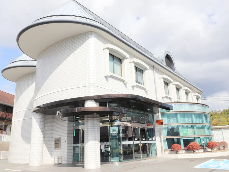 もみじ銀行 西条住宅センター＋まで車で９分
