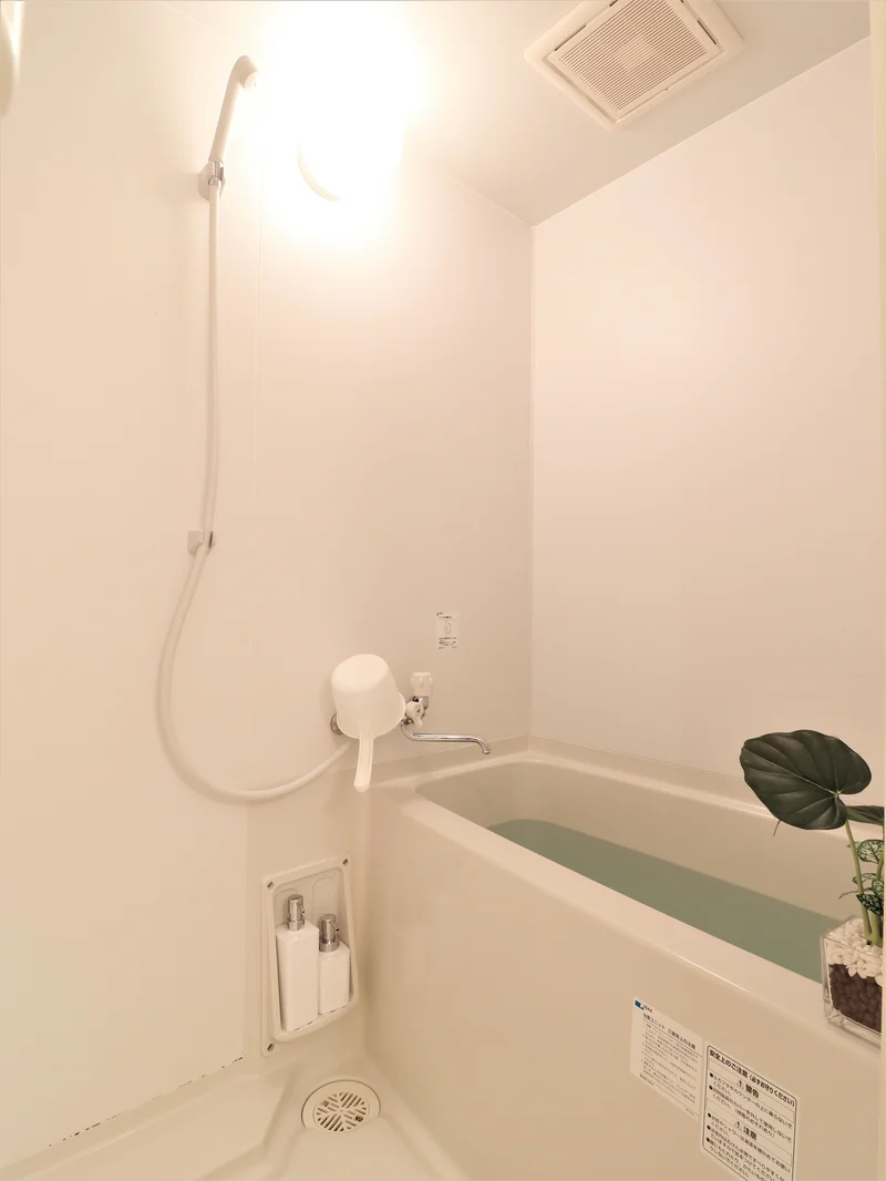 お風呂トイレ別のためゆっくり入浴いただけます。　シャンプーコンディショナー等すべて標準品です！