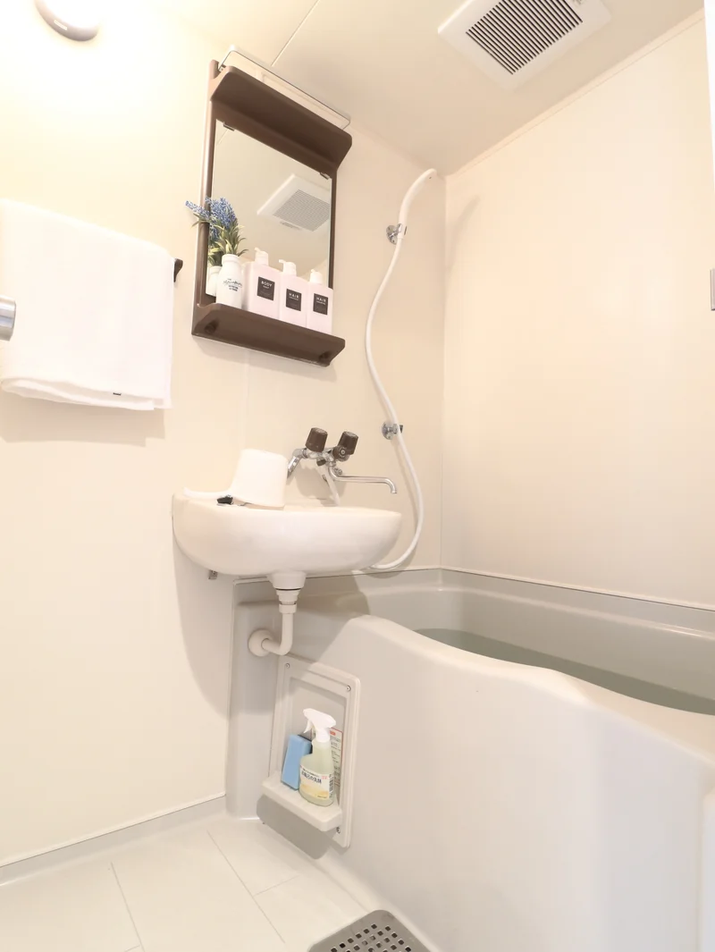 浴室とトイレが別のため、湯船にゆったりと使って一日の疲れを落としていただけます！　シャンプーコンディショナー等すべて標準品です