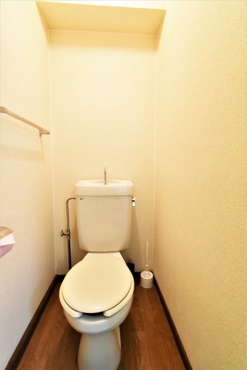 トイレブラシや洗剤などもすべて標準品なので清潔に保っていただけます。