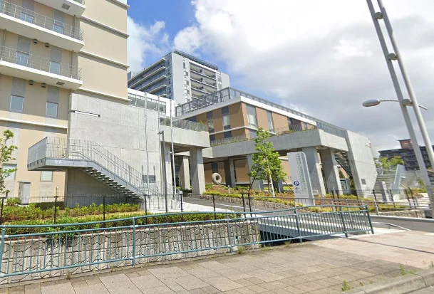 兵庫県立はりま姫路総合医療センターまで車で8分、2.7kｍ。