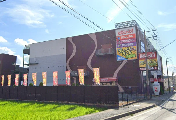 ラウンドワン 姫路飾磨店まで車で10分、4.0kｍ。