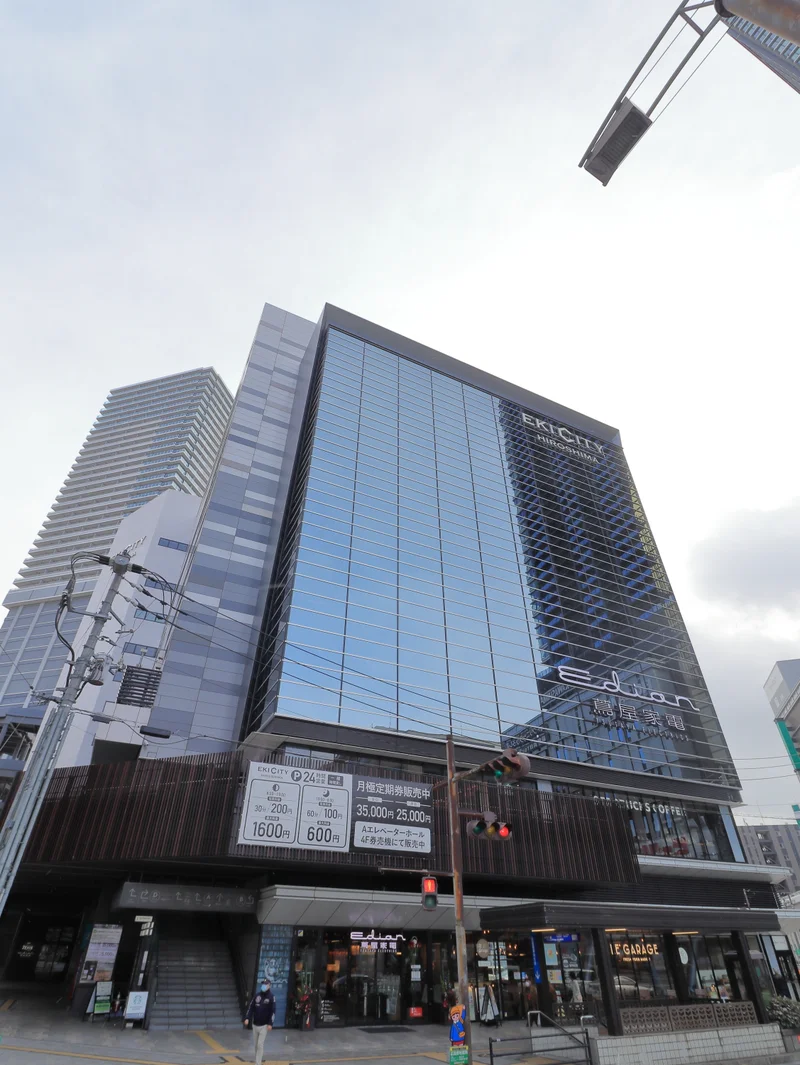 エディオン蔦屋家電まで徒歩１１分・・・・カフェと家電が併用しておしゃれに！面白い家具家電にも出会えるかも！フィットネスクラブも併設しておりますので体を動かすのにも良いかも！