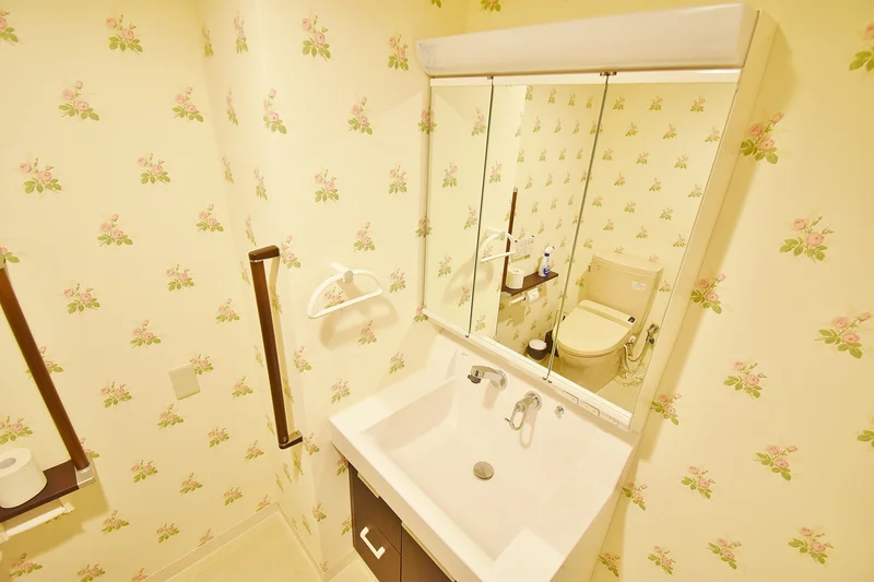 独立洗面台です♪洗濯機も室内に設置しており、香川丸亀駅前ウィークリーマンションでは、洗濯用洗剤もご用意しており、ご入居後すぐにご利用が可能です(^^♪