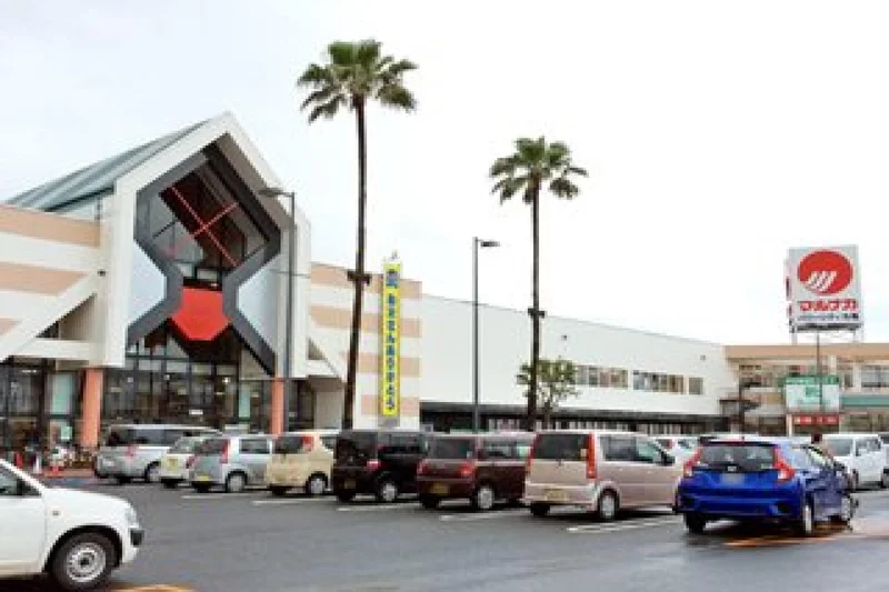 マルナカ パワーシティ丸亀店まで徒歩15、1.1㎞。