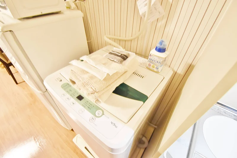 【洗濯機・タオル】ホテルと違い香川丸亀駅前ウィークリーマンションでは洗濯が毎日できます。その分、着替えも少なく、手軽に利用できるをコンセプトに7日以上の生活に適したお部屋となってます♪