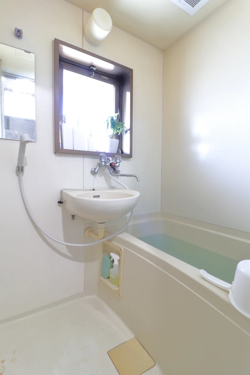 お風呂トイレ別のため、ゆったり入浴いただけます。　シャンプーコンディショナー・ボディーソープもそろっております。