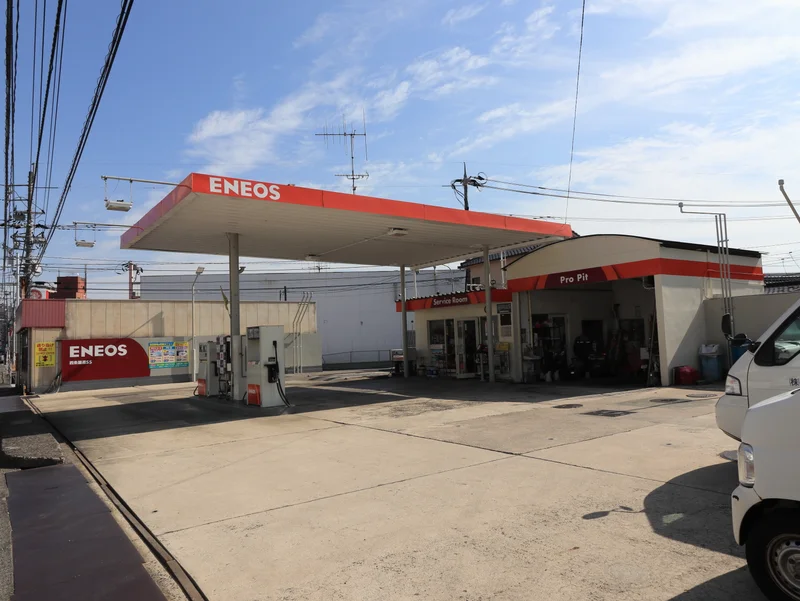 ENEOS 西条国道 SS (市岡石油店)まで徒歩２分