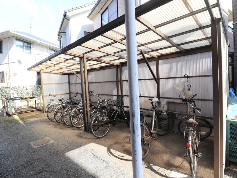 敷地内駐輪場　中距離移動に便利です！