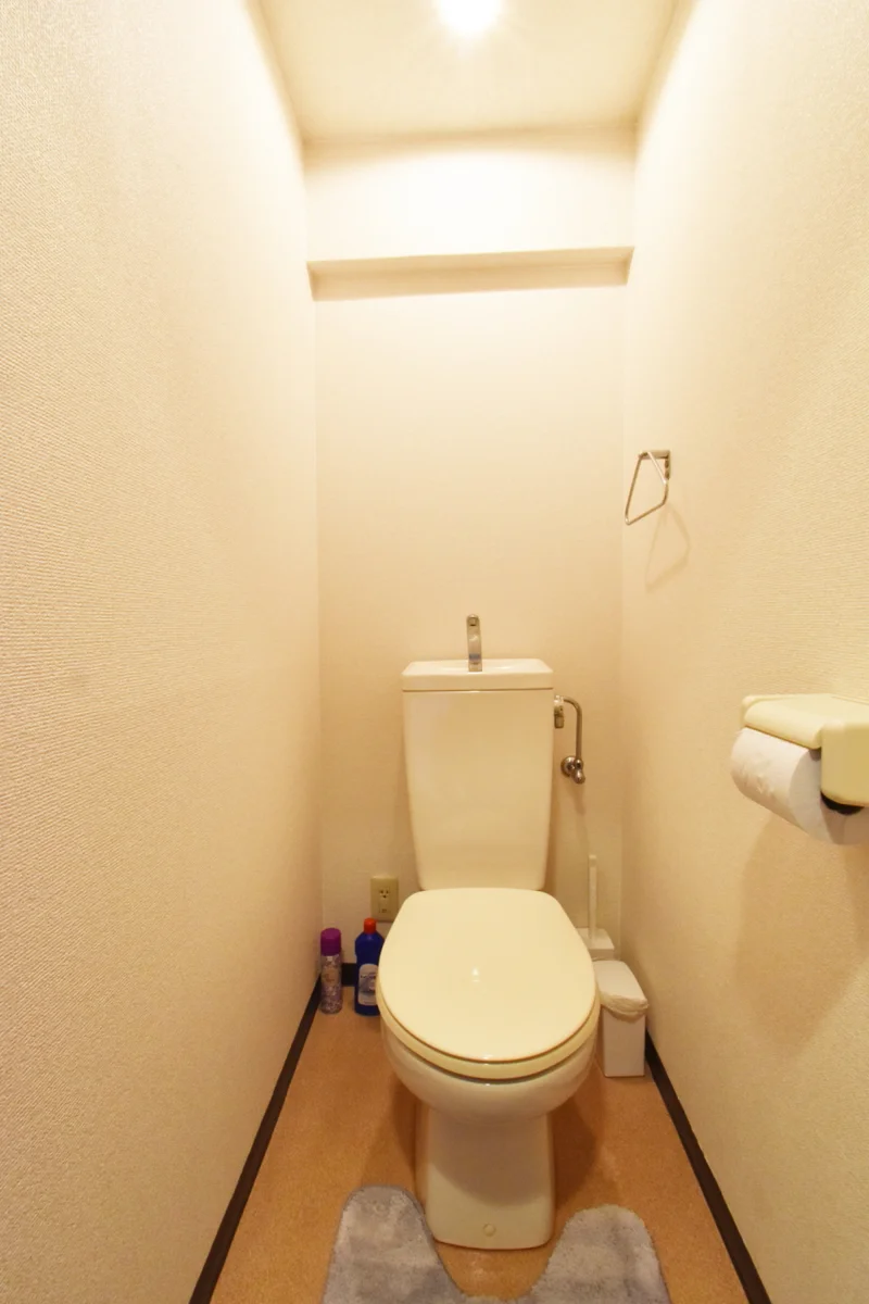 バストイレ別！　トイレブラシや洗剤等も標準化されているので清潔に保っていただけます！