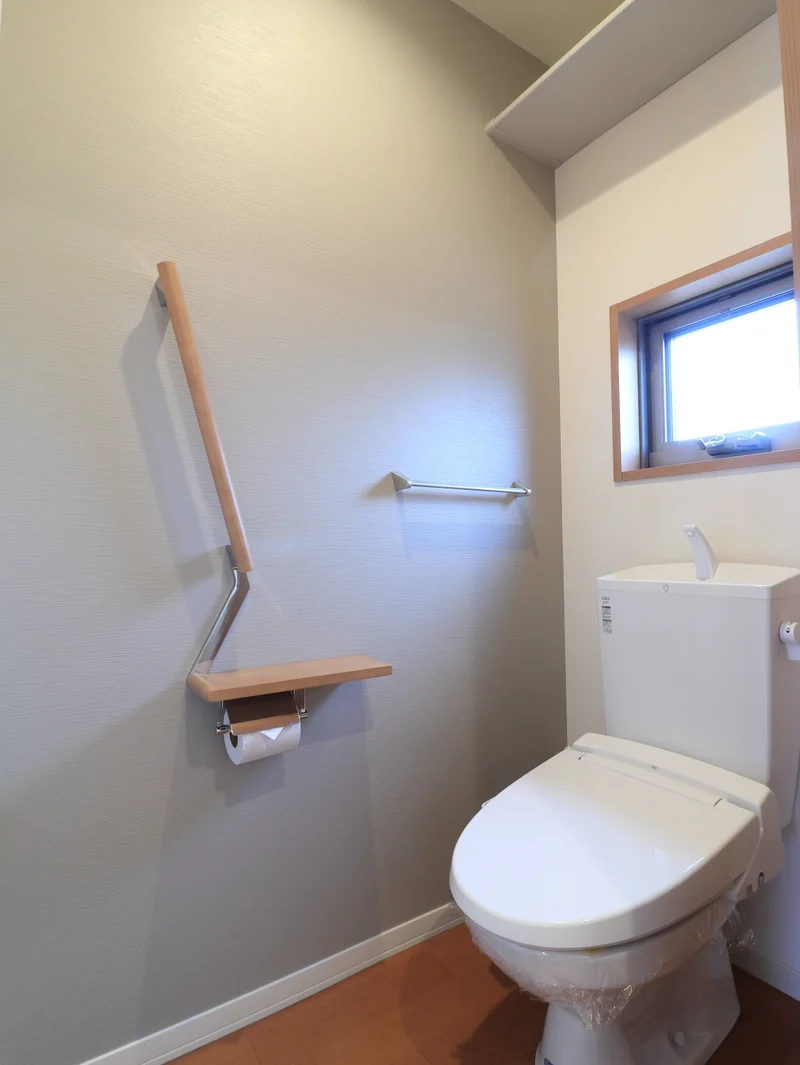 トイレットペーパーはもちろん　トイレブラシや洗剤などすべて標準品！