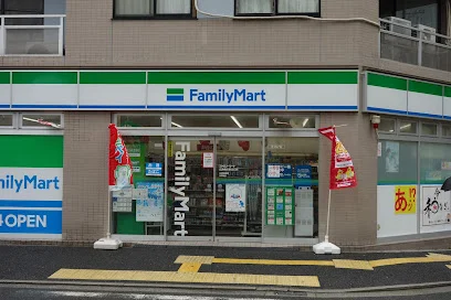 ファミリーマート 広島横川駅北口店まで徒歩７分